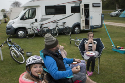 Eating outside motorhome accessory