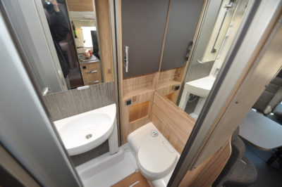 Hymer MLT57060 Shower room