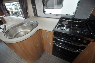 Auto Trail Comanche S kitchen