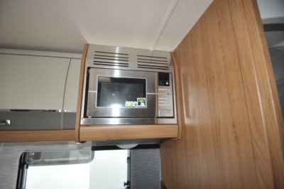 Auto Trail Comanche S microwave