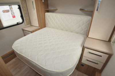 Lunar Clubman SR Double Bed