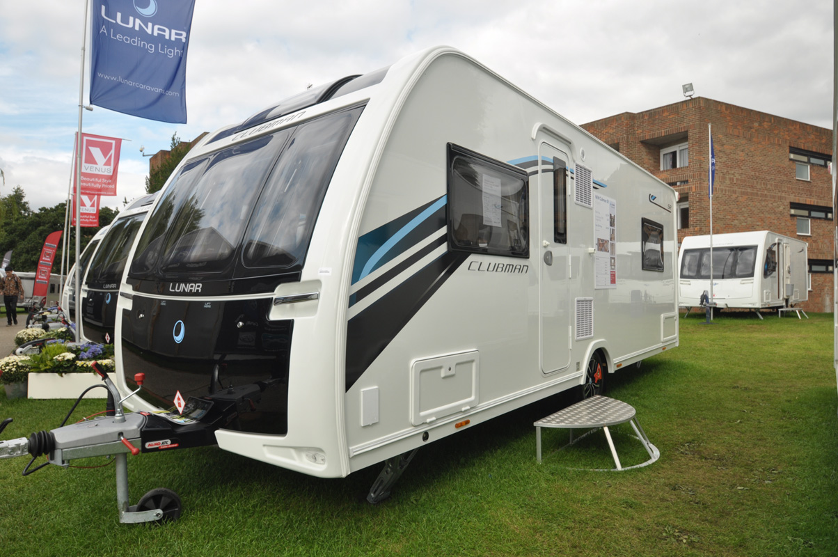 2017 Lunar Clubman SR caravan review Caravan Guard