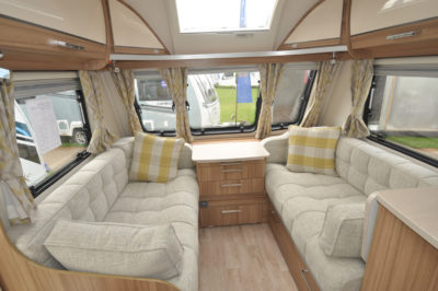 Lunar Clubman SR Lounge