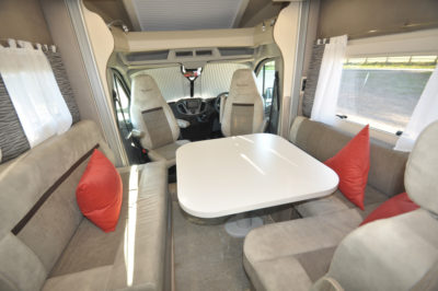 Benimar Tessoro 483 interior