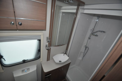 Elddis Affinity 462 shower