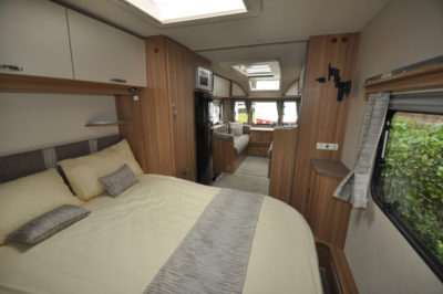 Lunar Lexon 660 Bedroom looking forwards