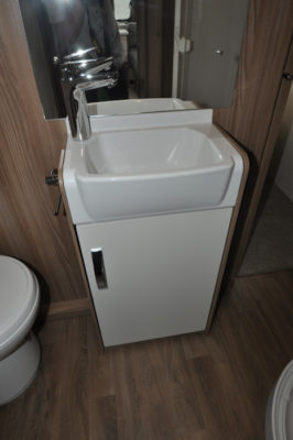 Swift Sprite Quattro EB wash basin