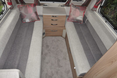 Swift Challenger 590 sofas