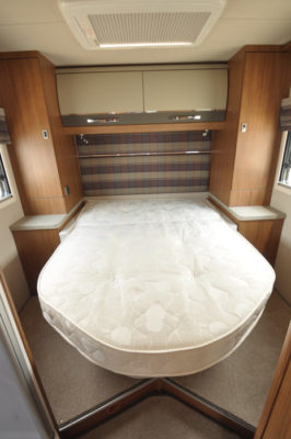 AutoTrail Tracker LB Motorhome Bed