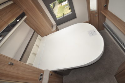 Swift Elegance Grande 635 drop down bed