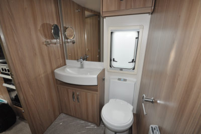 Swift Elegance Grande 635 washroom with shaving mirror