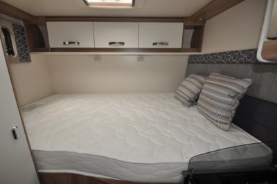 Swift Escape Compact C205 fixed double bed