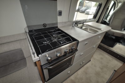 2019 AutoTrail V Line 634 SE cooker