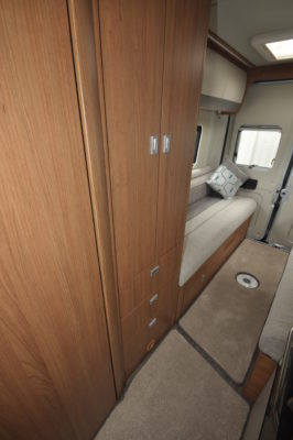 2019 AutoTrail V Line 634 SE wardrobe