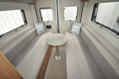 2019 AutoTrail V Line 634SE lounge