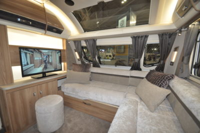 Swift Elegance Grande 655 lounge