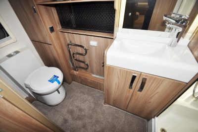 Swift Elegance Grande 655 bathroom