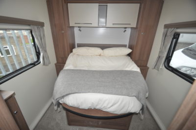 Bailey Phoenix 640 island bed