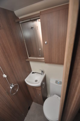 Bailey Phoenix 640 bathroom