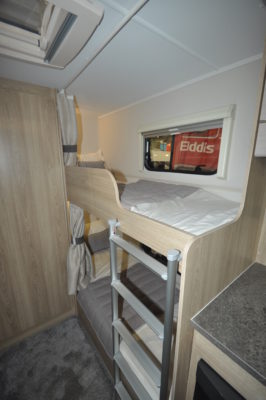 Elddis Avante 586 fixed bunk beds