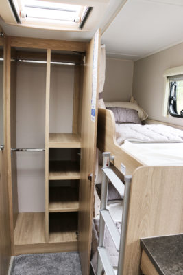 Elddis Avante 586 wardrobe