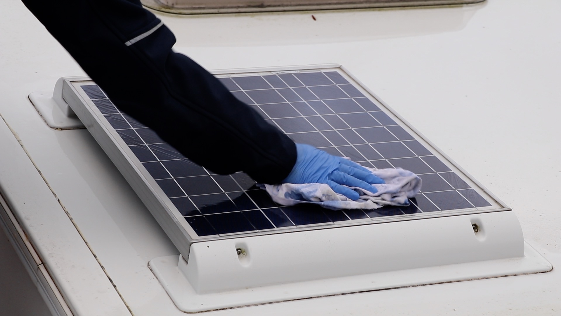 Caravan roof mounted solar panels online