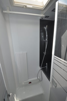 2019 Adria Matrix Supreme 670DC shower