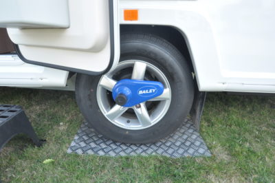 2019 Bailey Pegasus Grande Rimini axle wheel lock