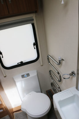 2019 Lunar Clubman SI caravan washroom