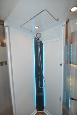 Rapido Distinction i1090 shower