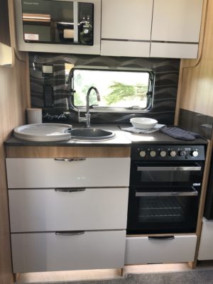 2020 Bailey Autograph 74-4 Thetford Caprice oven