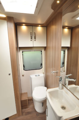2020 Swift Sprite Super Quattro EB caravan washroom