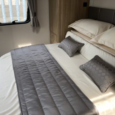 2020 Elddis Avanté 454 caravan rear island bed