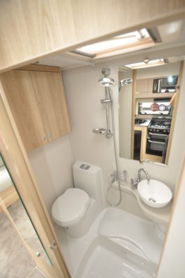 2020 Elddis Avanté 454 caravan washroom