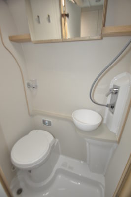 2020 Elddis Autoquest CV60 washroom