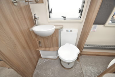 2020 Swift Elegance Grande 850 washroom