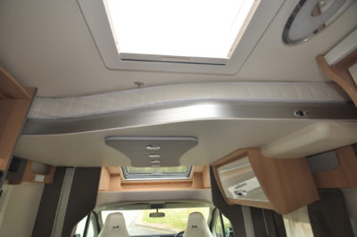 2020 McLouis Fusion 367 motorhome dropdown bed