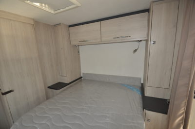 Caravelair Antares 480 fixed bed
