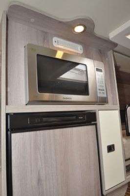 Solaris XL microwave