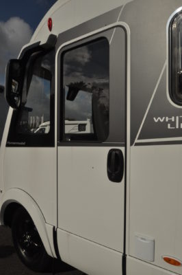 Hymer B-MC I 550 WhiteLine motorhome habitation door