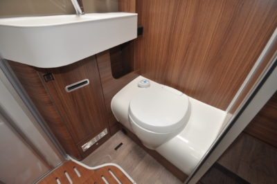 Hymer B-MC I 550 WhiteLine motorhome washroom