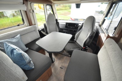 Hymer B-MC I 550 WhiteLine motorhome front lounge