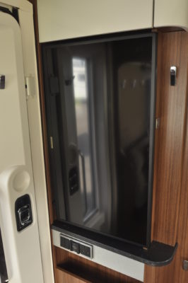 Hymer B-MC I 550 WhiteLine motorhome tv