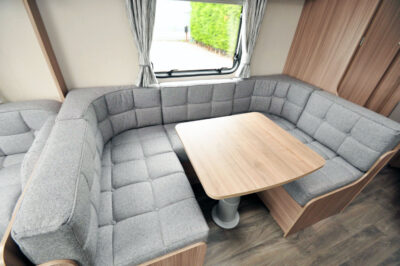 2022 Coachman Acadia 660 Xtra caravan