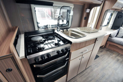 2022 Coachman Acadia 660 Xtra caravan