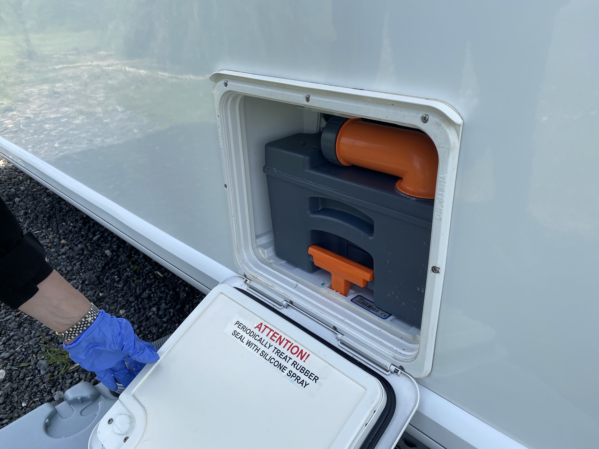 Video How to set up a caravan on site Caravan Guard