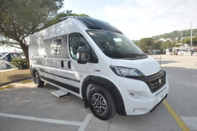 2023 Adria Twin Supreme 600 SX campervan