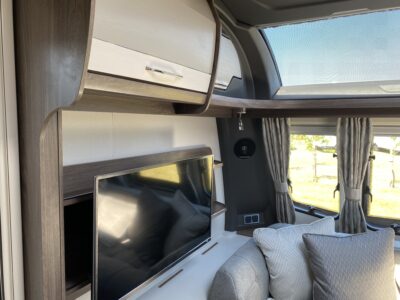 Coachman Laser Xcel 855