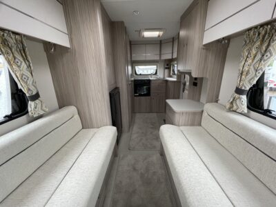 2024 Xplore 422 caravan