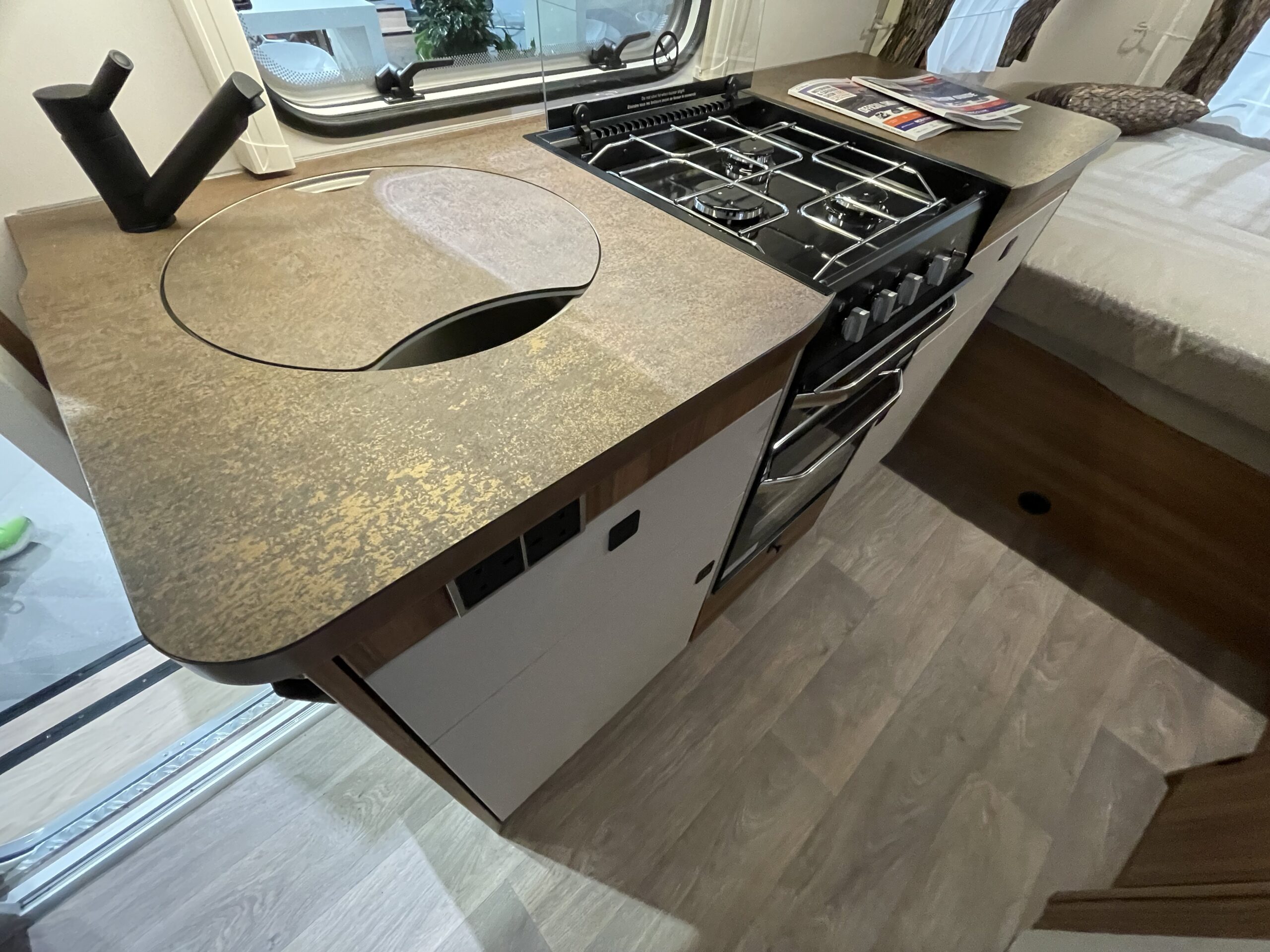  Foto zu 2024 Eriba Touring 630 caravan - Caravan Guard 